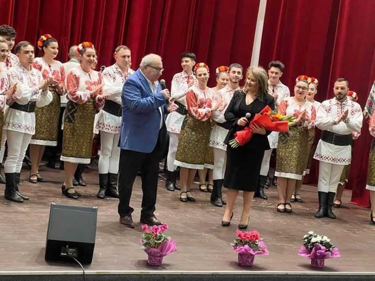 trandafiri pentru femei si domnisoare la bascov