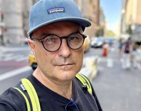 A ajuns la fundul cartii sau cum a descoperit Lucian Mandruta conspiratia mileniului