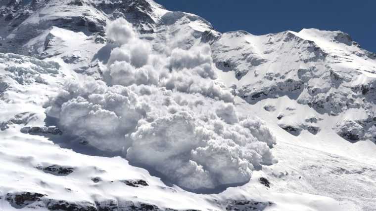 Alerte de avalansa in Muntii Fagaras si Bucegi Stratul de zapada depaseste 2 metri la Vf Omu