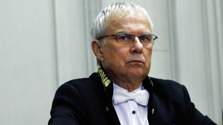 Chimistul Marius Andruh a castigat in fata filosofului Mircea Dumitru in alegerile pentru presedintia Academiei Romane