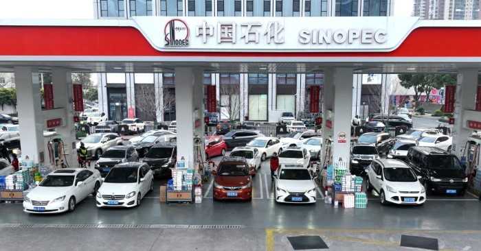 Criza energetica scapa de sub control jafuri si oameni ucisi pentru combustibil in Asia