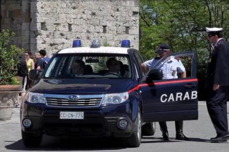 Doi romani au fost arestati pentru omoarea unui italian prin bataie