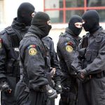Dosar de proxenetism si camata descinderi in forta marti dimineata cu sute de luptatori ai Serviciului de Aciuni Speciale