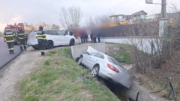 Doua accidente in Arges vineri dimineata Trei persoane ranite au fost transportate la spital
