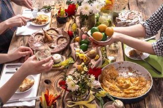 Lunea Alba 2026 Traditii si obiceiuri in a doua zi de Paste