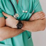 Medic acuzat de omor din culpa dupa ce a indeparat ficatul pacientului in loc de splina