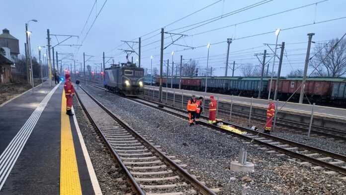 O femeie a decedat dupa ce a fost lovita de tren in prima zi de Paste