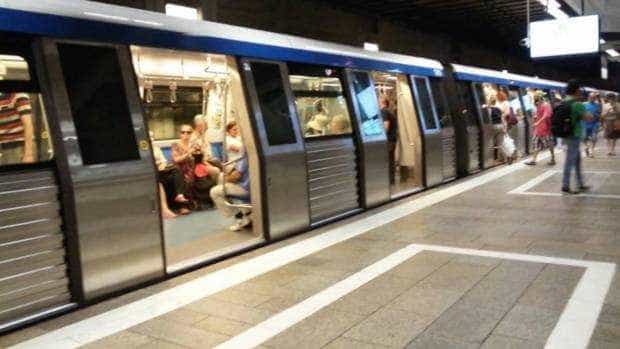 Panica la metrou in Bucuresti un vagon s a umplut brusc de fum sute de pasageri s au autoevacuat