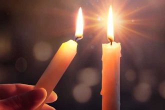 Pastele in umbra sirenelor la Ierusalim credinciosii nu pot accesa Sfantul Mormant Cum ajunge totusi Lumina Sfanta in Romania