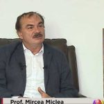 Pastele la Prima TV filme remarcabile invitati dinosebiti si editii festive