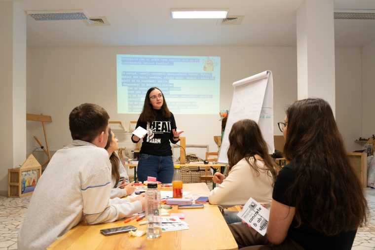 Peste 800 de adolescenti invata despre implicarea civica prin intermediul filmului