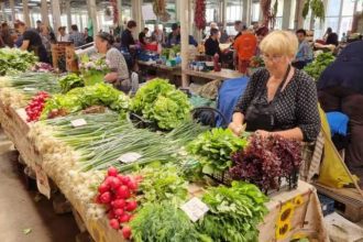 Piteshti program de sarbatori piete bazar si targ saptamanal