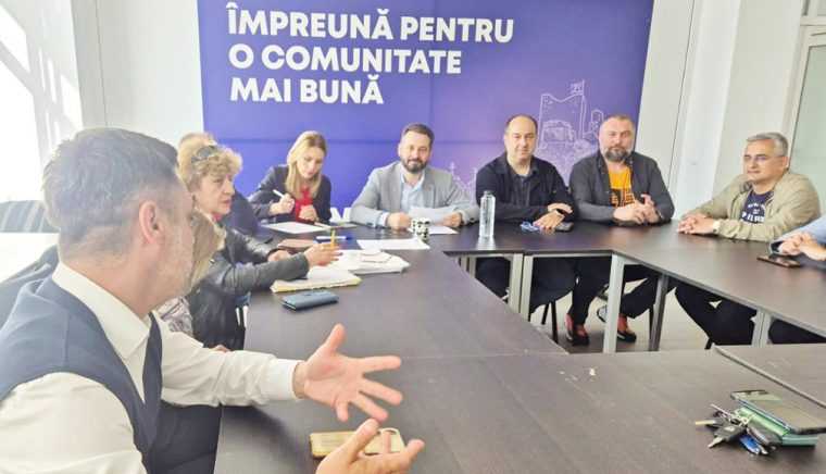 Senatorul Mihai Cotet anunta noi aderari in PNL Multi dintre cei care ni sau alaturat sunt tineri care fac prima alegere politica