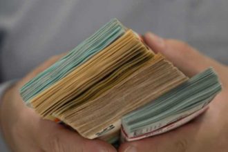 Statul atrage miliarde de la cetateni titlurile de stat FIDELIS ofera zero impozit si dobanzi care depasesc inflatia