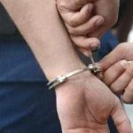 Topoloveni Doi barbati retinuti dupa ce l au batut cu o bata pe altcineva