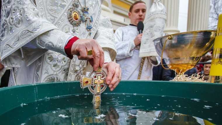 Traditii si obiceiuri de Izvorul Tamanuirii 2026 pentru sanatate si recuperare