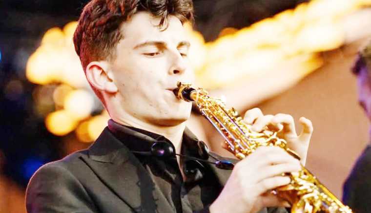 Un saxofonist si un violoncelist solistii concertului de joi de la Filarmonica Pitesti
