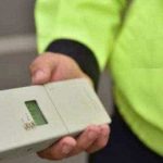 Un tanar de 24 de ani a consumat o sticla de whisky si beri apoi a plecat la volan cu o masina plina de copii