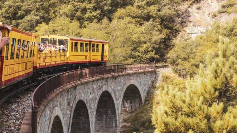 Vacanta gratuita prin Europa Cum poti obtine un bilet de tren gratuit in 2026