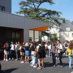 eleva de 15 ani injunghiata intr un liceu din franta