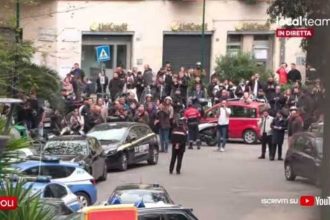 jaf armat la o banca din napoli