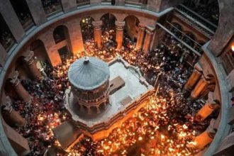 moment istoric la ierusalim sfantul mormant redeschis dupa 40 de zile de restrictii