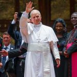 papa leon mesaj puternic din camerun lumea este distrusa de o mana de tirani