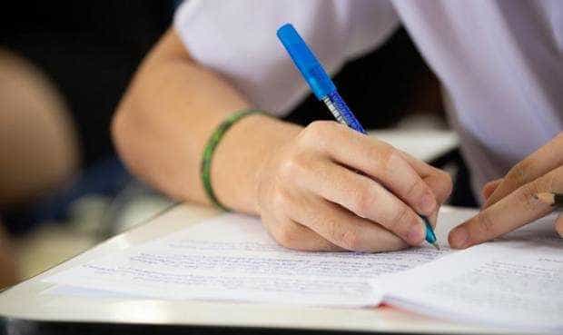 rezultate alarmante la simulare 25 dintre liceeni au obtinut note sub 5 la examenul de romana
