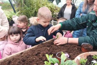 sute de copii din pitesti au petrecut timp in natura in cadrul saptamanii verzi
