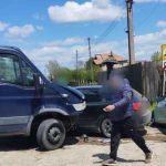 Accident in Arges cu trei vehicule Doi raniti transportati cu ambulantele