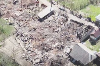 Ajutoare de la rucarenii din Muscel pentru cei din Vrancea Tirurile cu materiale de constructie au sosit la Soveja