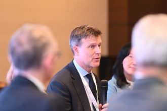 Ambasadorul britanic Giles Portman Observam o oportunitate imensa in Arges