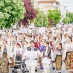 Bravo Mioveni Peste 2000 de participanti la Parada Costumului Popular