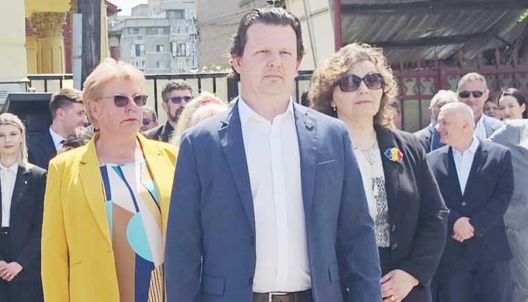 Deputatul Tudor Ionescu participant la evenimentele dedicate Zilei Independentei Romanei organizate la Pitesti