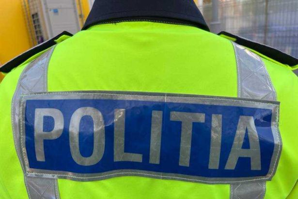 Doi politisti au fost retinuti de procurori pentru ca ar fi primit mita de la un detinut