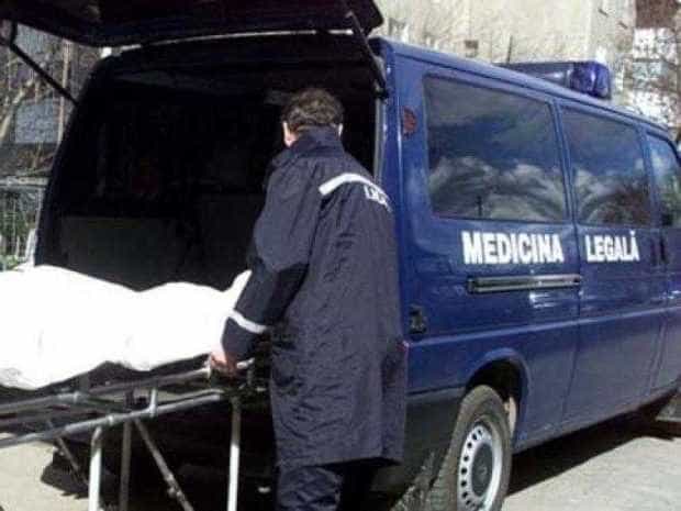 Drama la Mioveni in Arges Gasit fara viata pe scara blocului