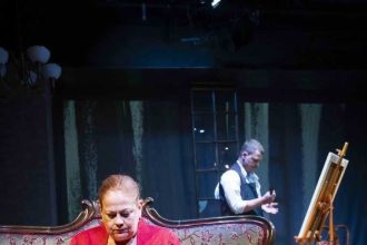 Duminica la teatrul din Pitesti Portretul Doamnei T