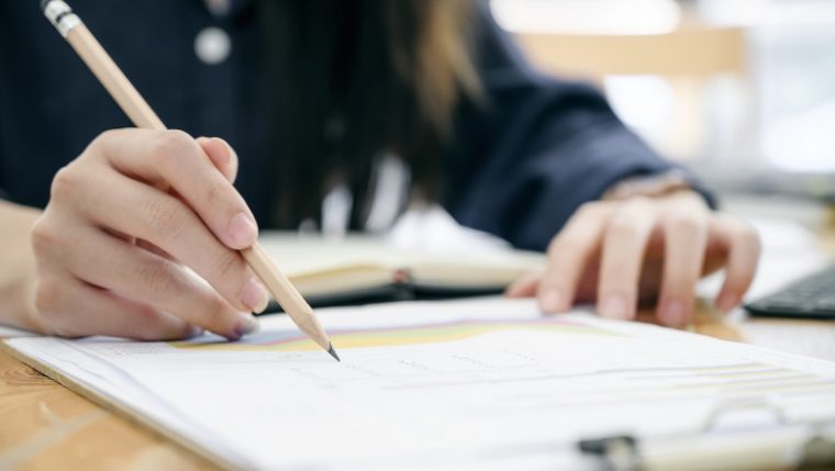 Evaluarile Nationale pentru clasele a II a a IV a si a VI a incep cu exercitii asemanatoare celor din testele PISA