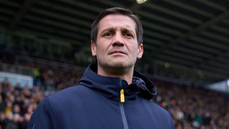 Fotbal Cristian Chivu a fost ales cel mai bun antrenor din Serie A