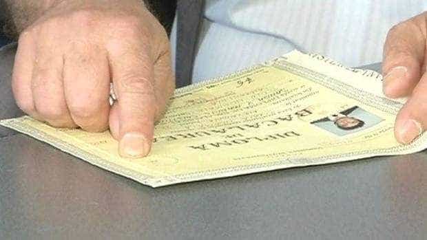Guvernul va implementa coduri QR pe diplome si acte de studii