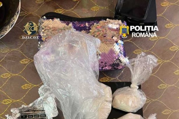 Mama si fica retinute preventiv pentru trafic de droguri