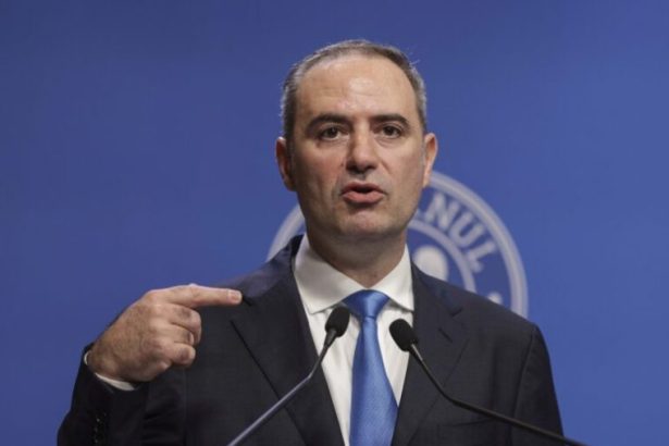 Ministrul Finantelor atrage atentia cursul euro reflecta direct criza politica din Romania