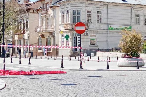 Misterele bolarzilor de pe bulevardul din Campulung Nu ies la suprafata nici cand circulatia este oprita