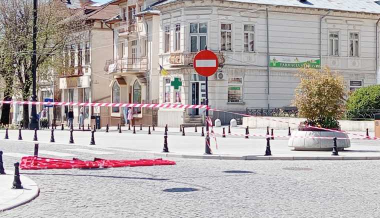 Misterele bolarzilor de pe bulevardul din Campulung Nu ies la suprafata nici cand circulatia este oprita