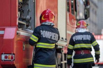 Panica pe Valea Oltului locomotiva in flacari Traficul pe DN7 si pe calea ferata a fost oprit
