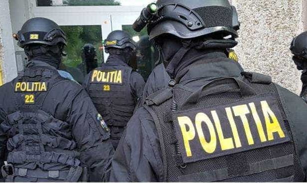 Perchezitii DGA si DIICOT la politistii vamali si vamesi care au sprijinit contrabandistii ucraineni