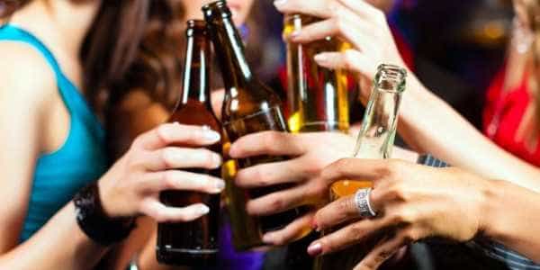 Pitesti Barman sanctionat cu 10000 de lei pentru vanzarea de alcool minorilor