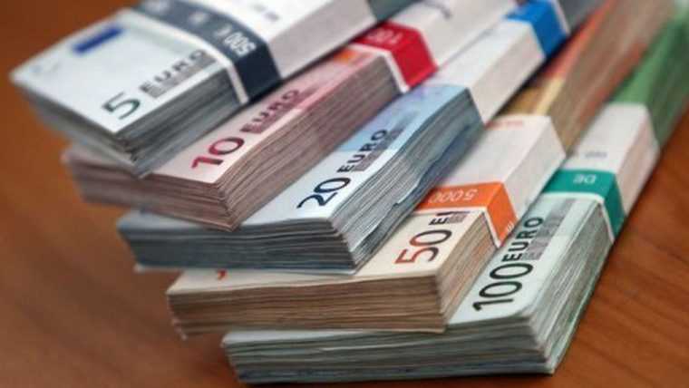 Primul primar din Romania surprins in flagrant de Parchetul European A fost prins in timp ce primea o mita de 28800 de euro