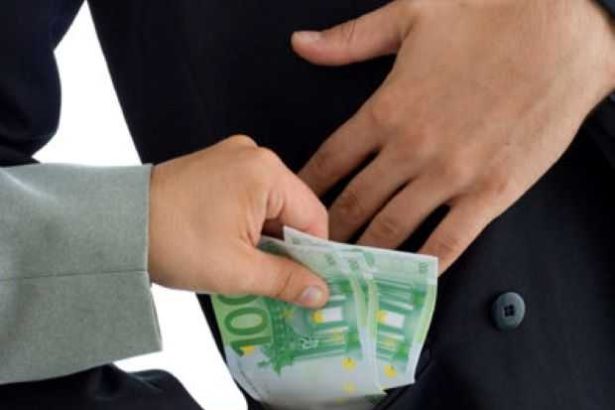 Romania se afla printre primele trei cele mai corupte tari din Uniunea Europeana