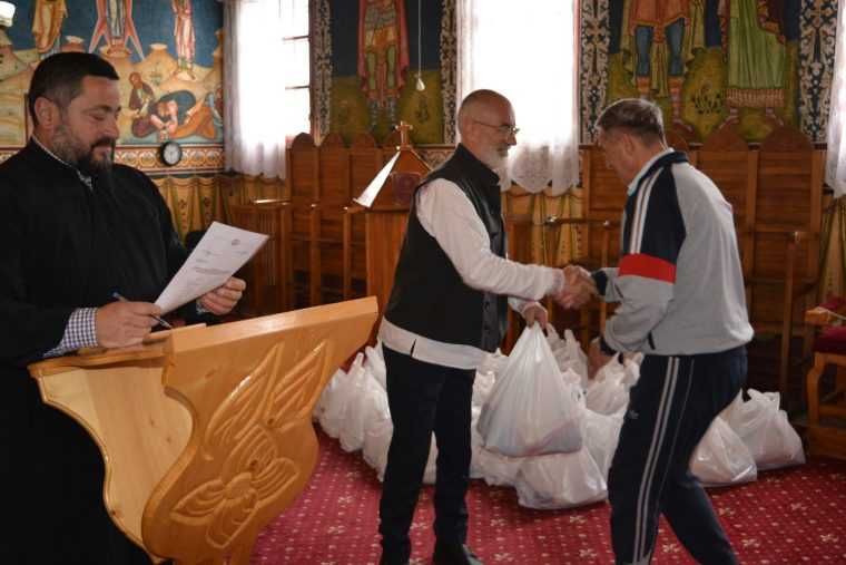 Rugaciuni si daruri pentru detinutii de la Penitenciarul Mioveni